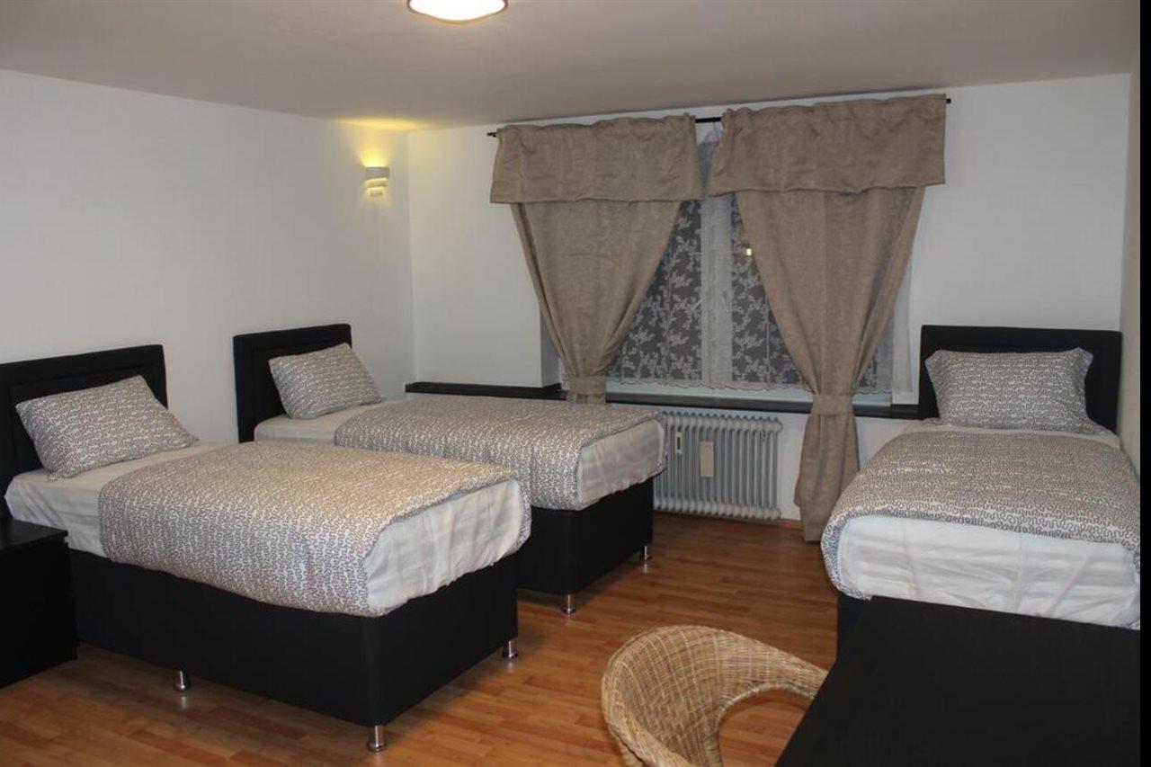 קלן Hotel Garni Emir מראה חיצוני תמונה