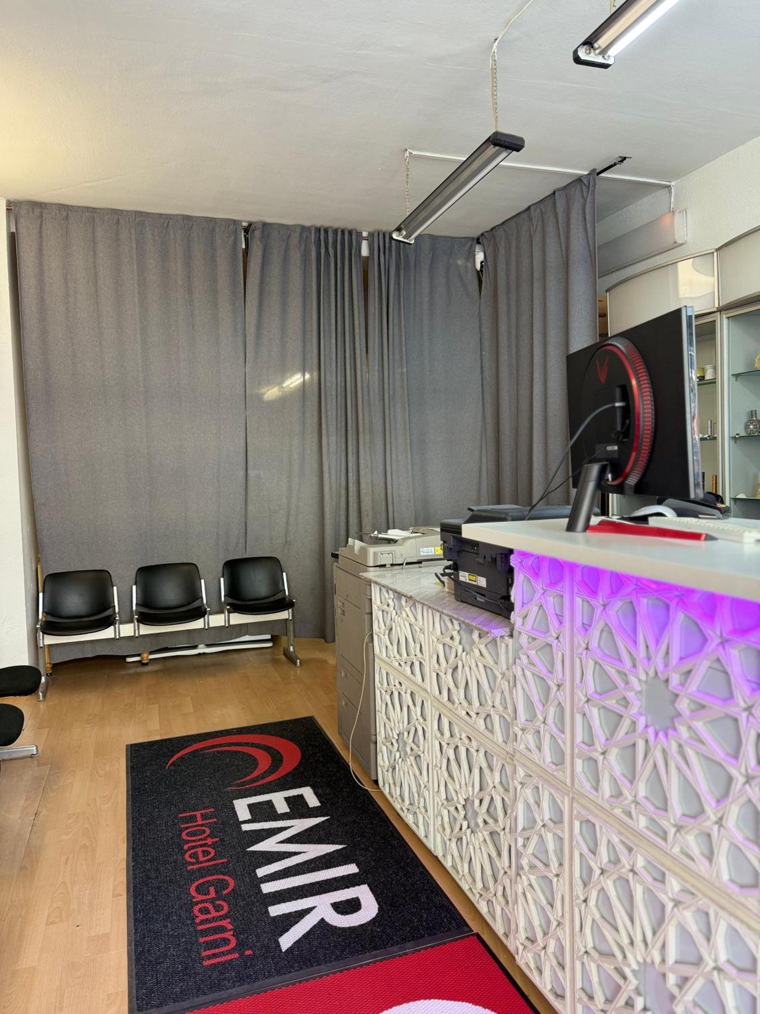 קלן Hotel Garni Emir מראה חיצוני תמונה