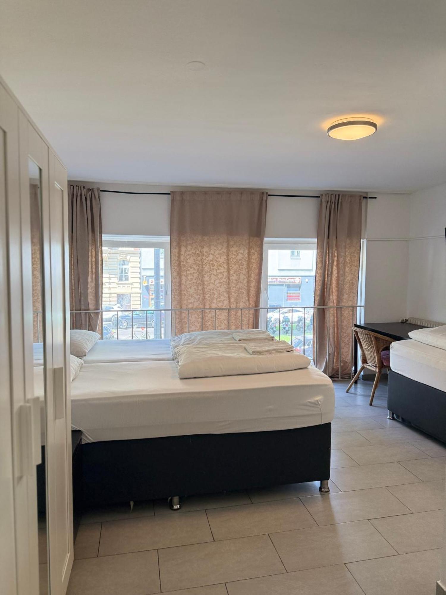 קלן Hotel Garni Emir מראה חיצוני תמונה