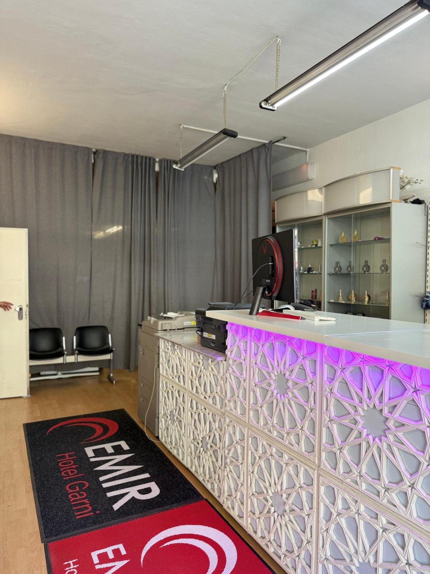 קלן Hotel Garni Emir מראה חיצוני תמונה