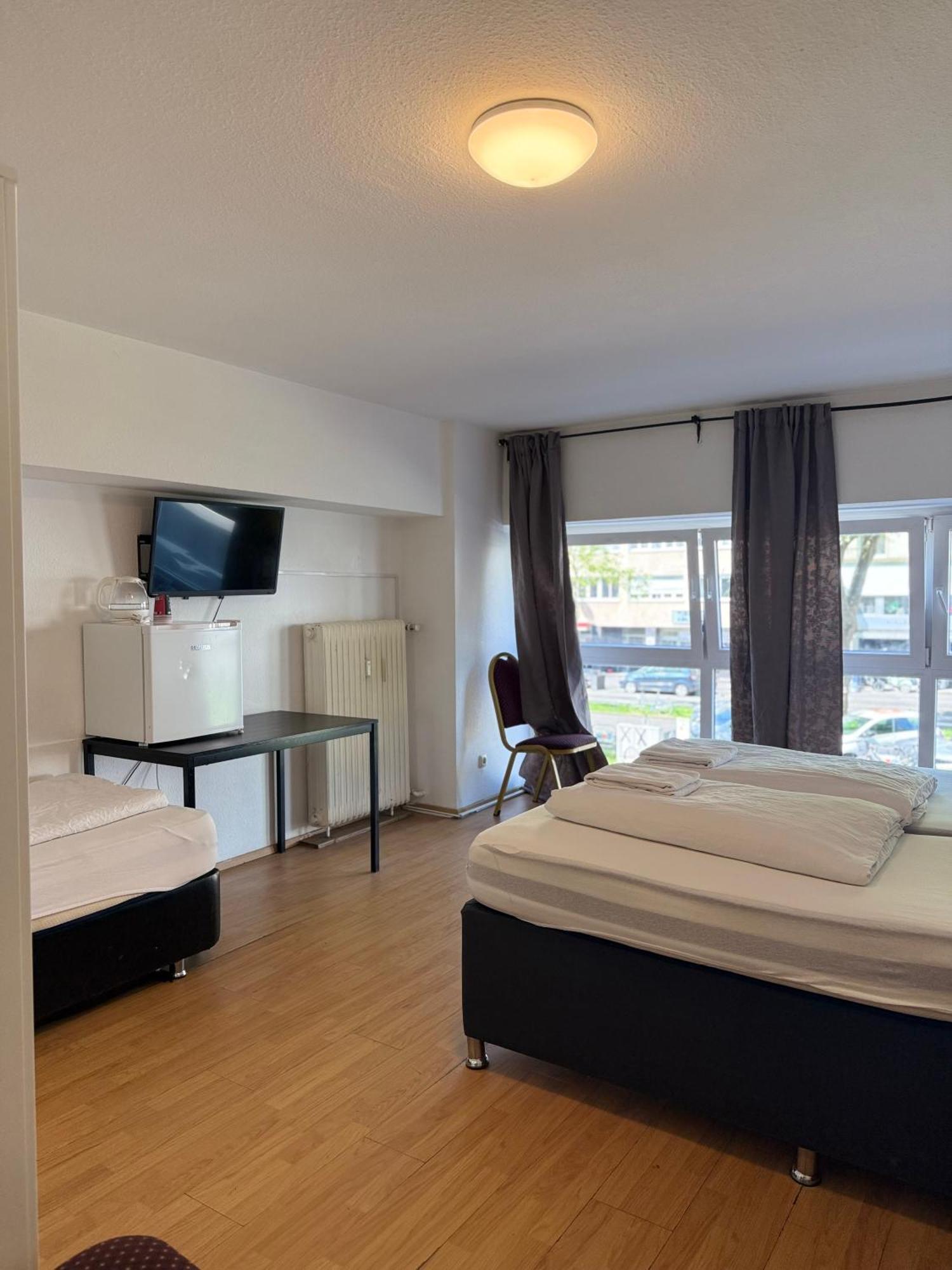 קלן Hotel Garni Emir מראה חיצוני תמונה