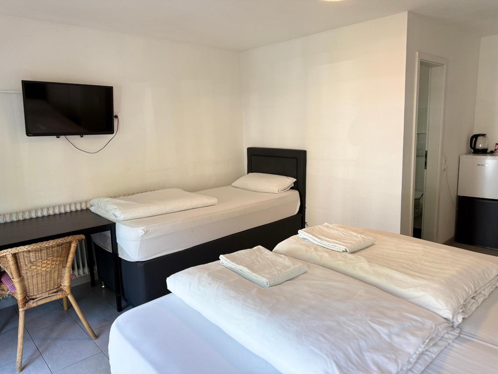 קלן Hotel Garni Emir מראה חיצוני תמונה