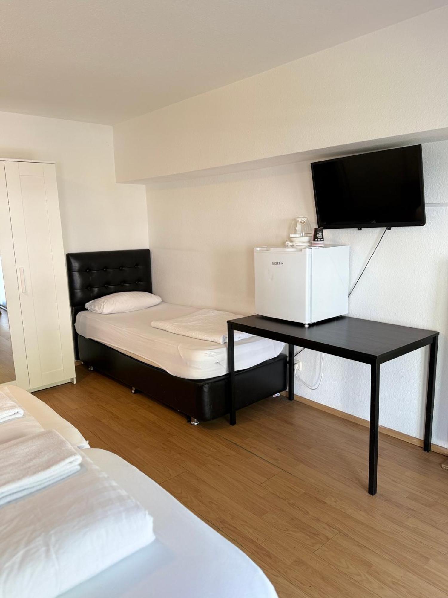 קלן Hotel Garni Emir מראה חיצוני תמונה