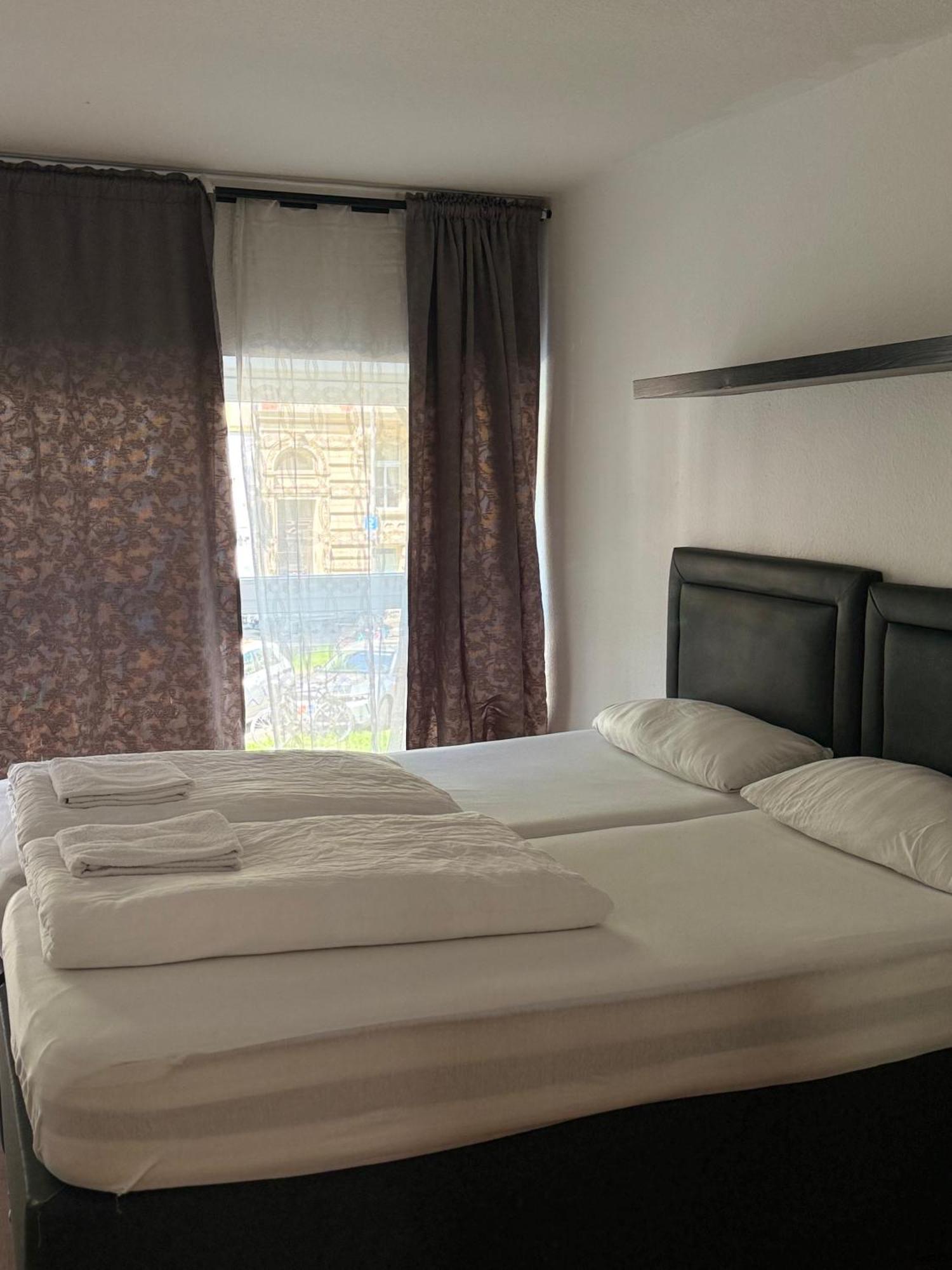 קלן Hotel Garni Emir מראה חיצוני תמונה