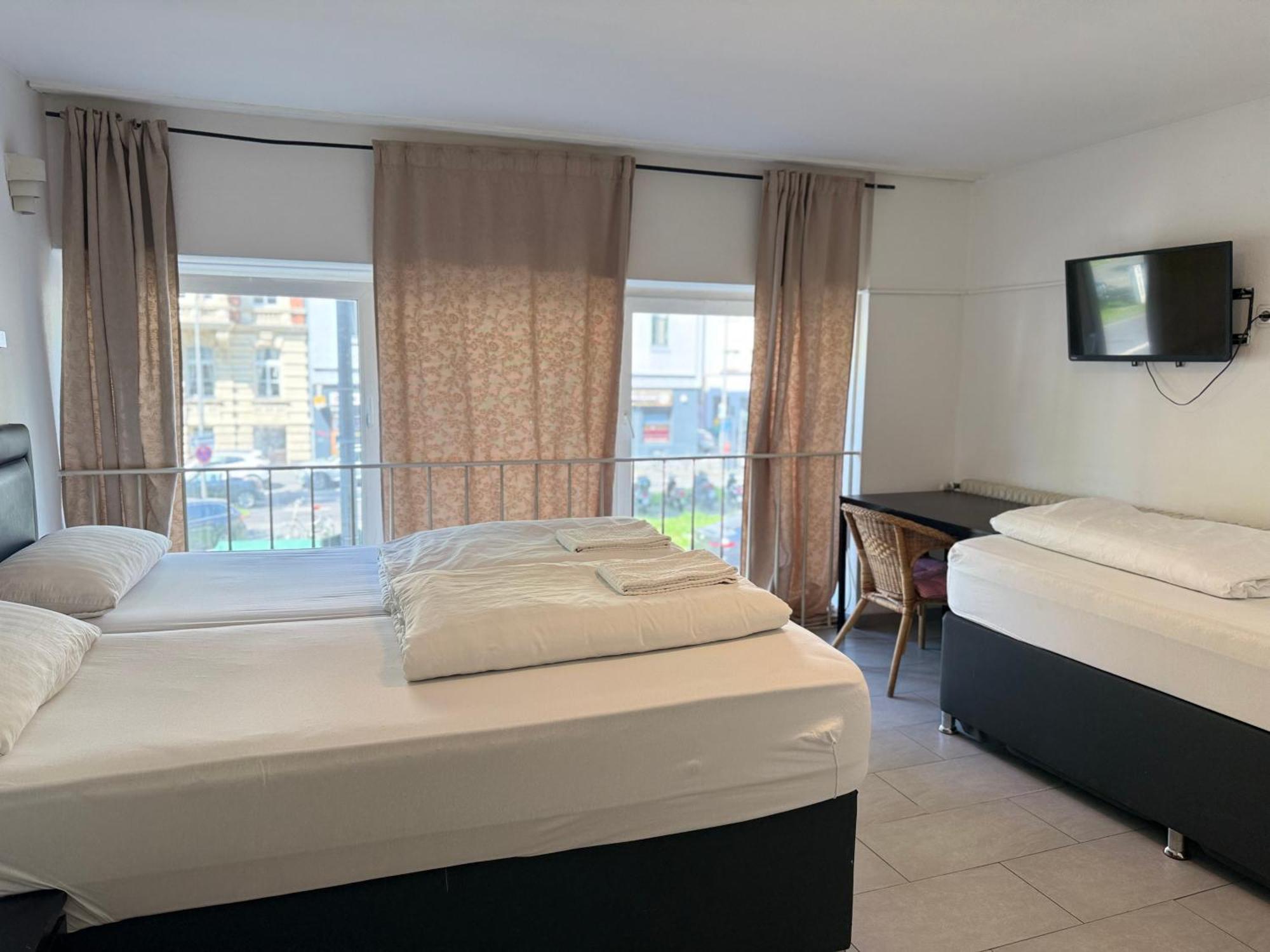 קלן Hotel Garni Emir מראה חיצוני תמונה