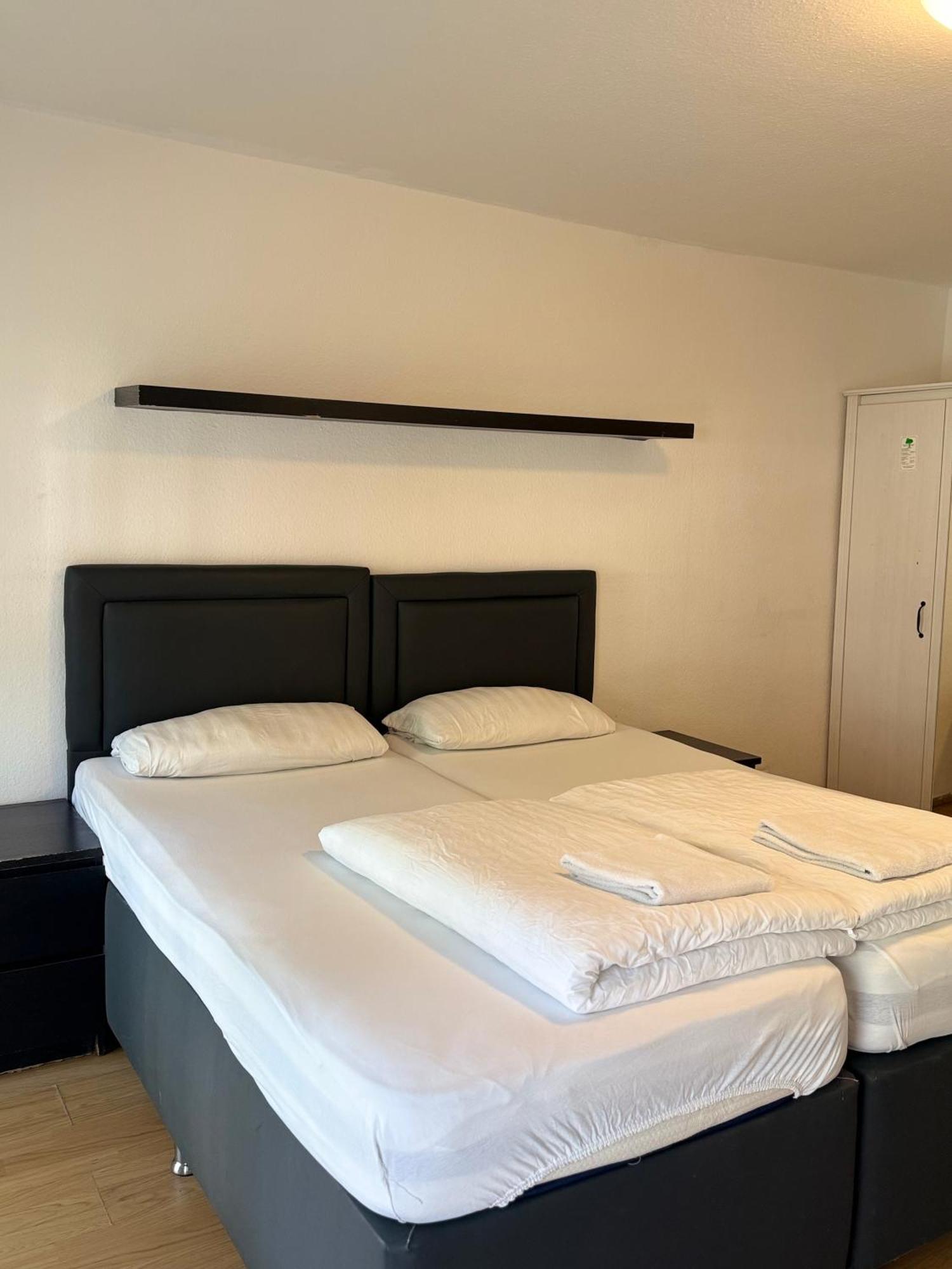קלן Hotel Garni Emir מראה חיצוני תמונה