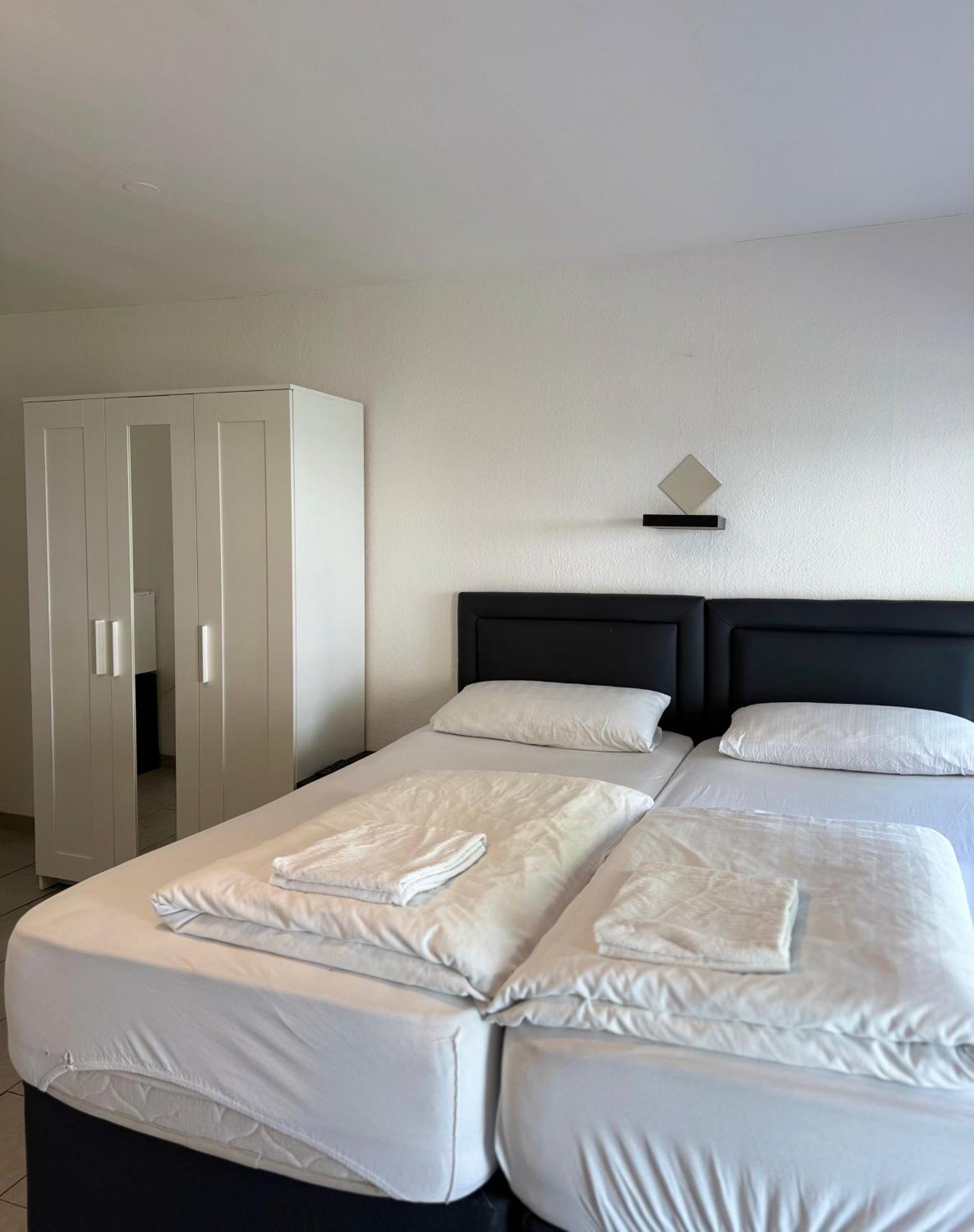קלן Hotel Garni Emir מראה חיצוני תמונה