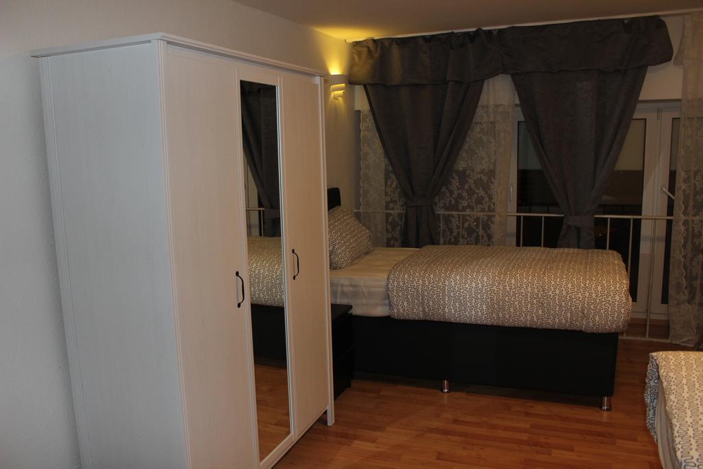 קלן Hotel Garni Emir מראה חיצוני תמונה