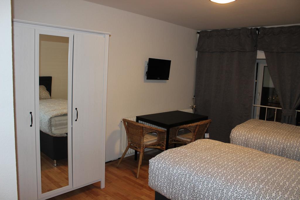 קלן Hotel Garni Emir מראה חיצוני תמונה